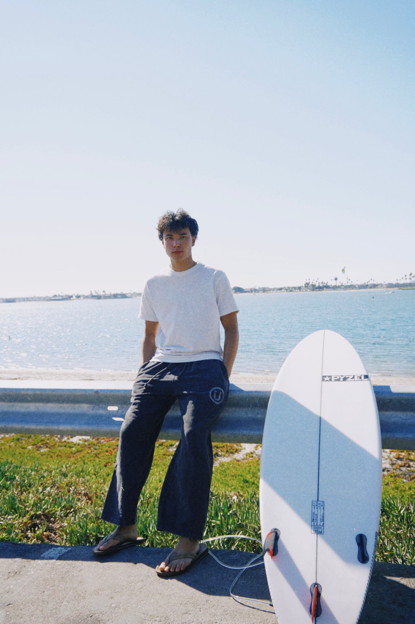 BROKEN LOGO SWEATPANTS